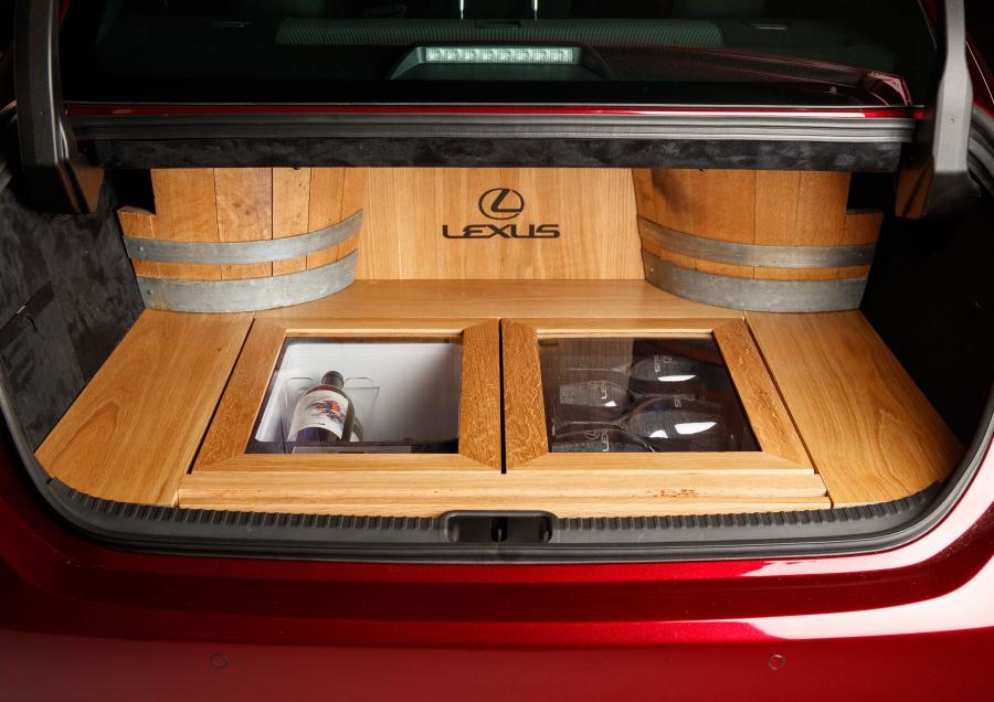 Багажник Lexus ES350 F-Sport Custom 2018 года  (фото 4 из 6)